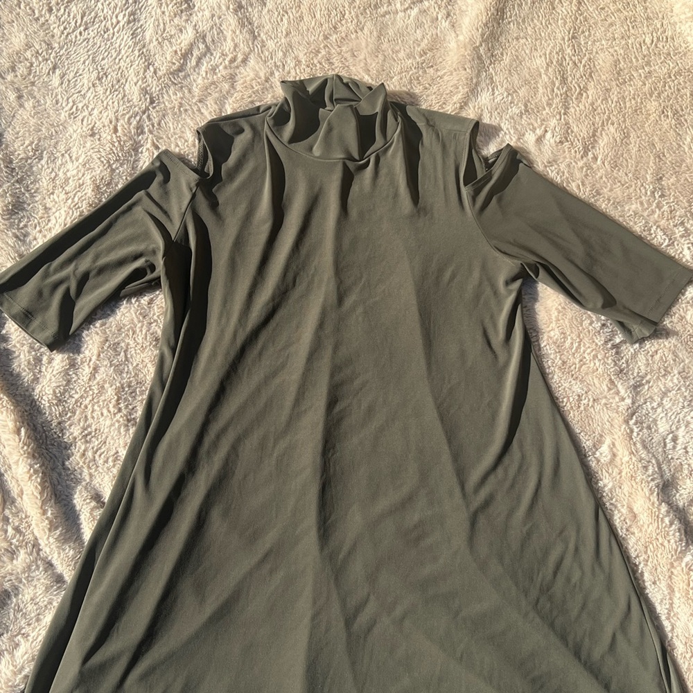 Olive green stretchy cold shoulder boutique dress size large